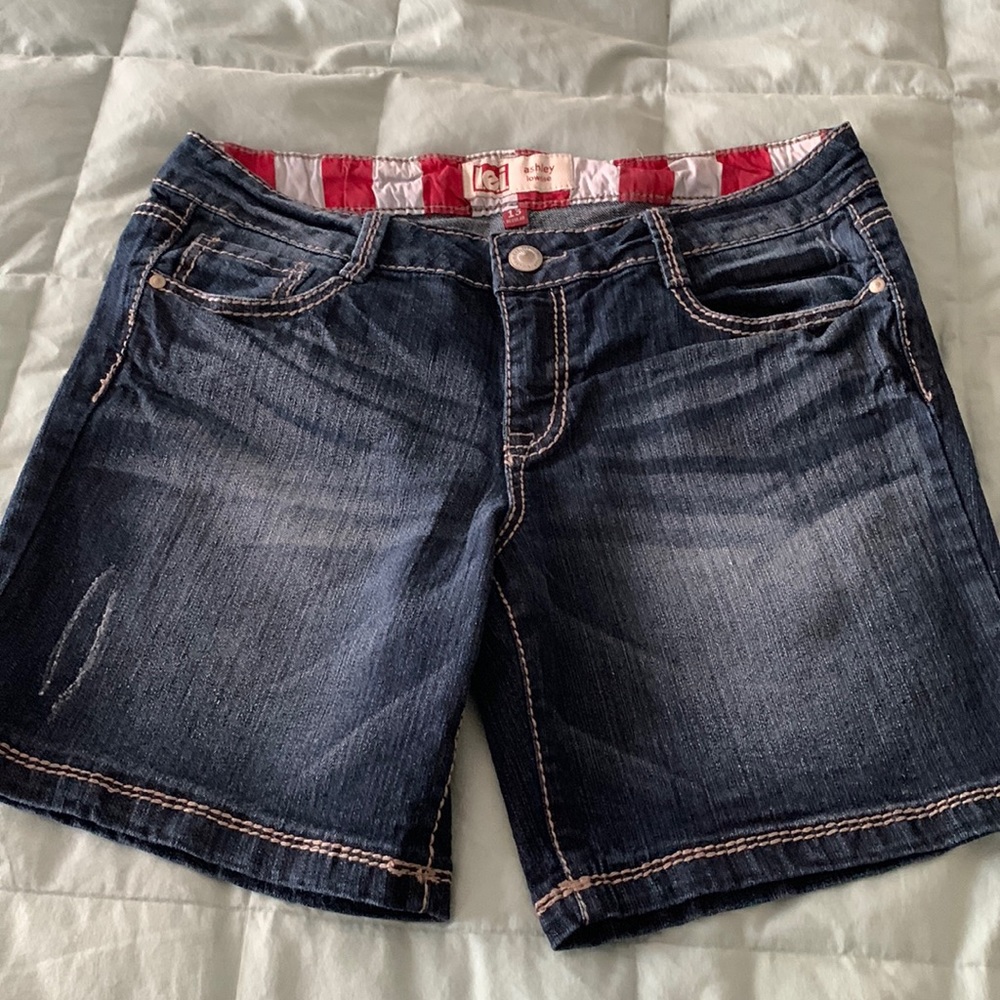 Lei “Ashley” Low Rise Jean Shorts with Patriotic Flap back pockets size 13
